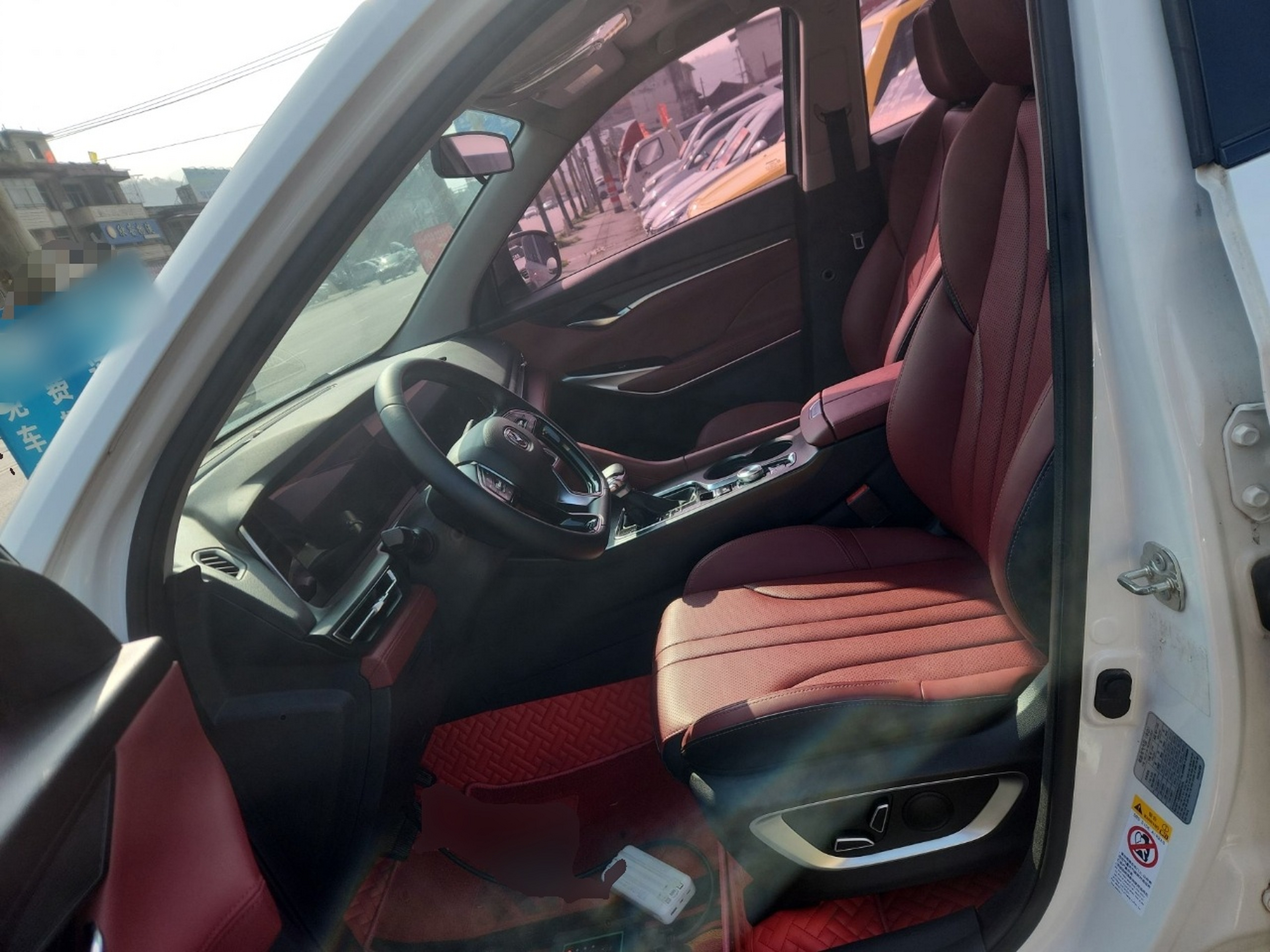 المقاعد الأمامية داخل السيارة