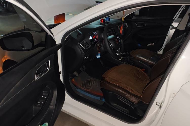 Used Roewe i5 2020 1.5L Manual 4G Connect Luxury Edition