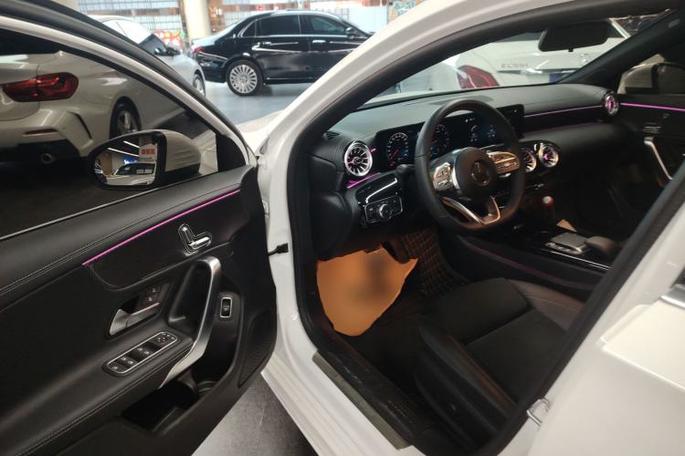 Used Mercedes-Benz A-Class 2022 Revised Version A 200 L Sport Sedan Fashionable Style
