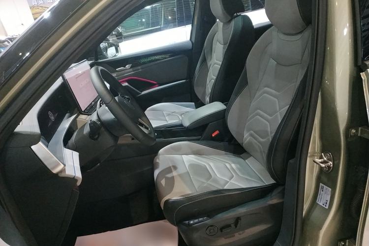 Used Volkswagen Tayron 2025 Tiguan L 380TSI 4Motion Luxury Easy Package
