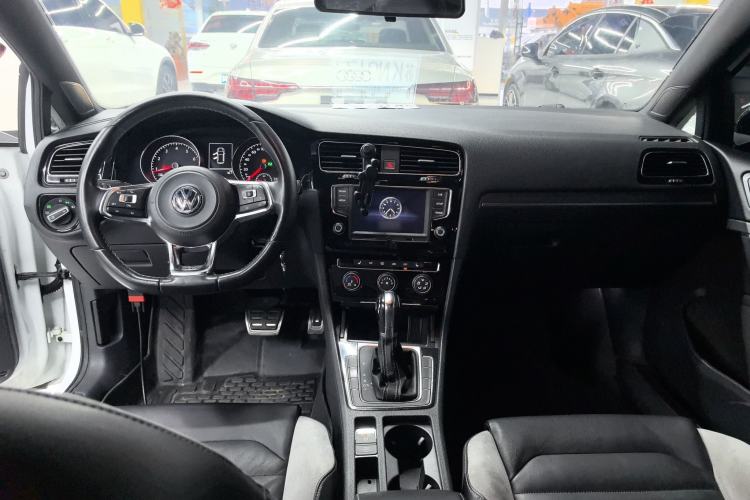 Used Volkswagen Golf 2016 1.4TSI Automatic R-Line
