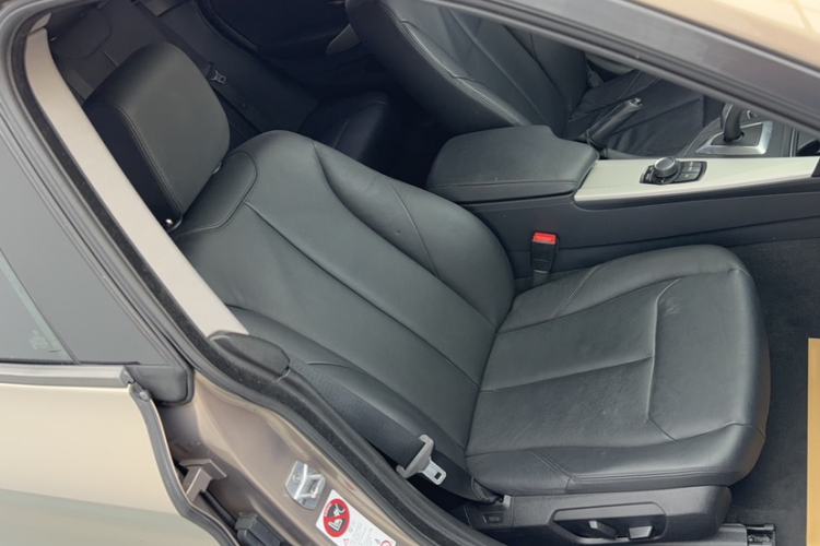 Used BMW 3 Series GT 2013 320i Leading Model
