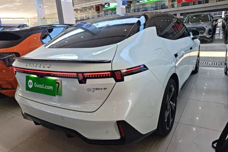 Used Lynk & Co 07 2024 EM-P 126 Long-Range Halo
