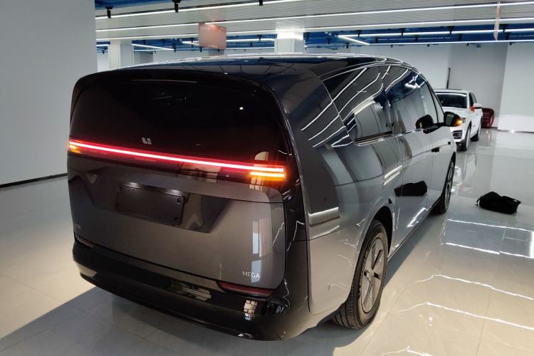 Used Li Auto MEGA 2025 Home Family Special Edition