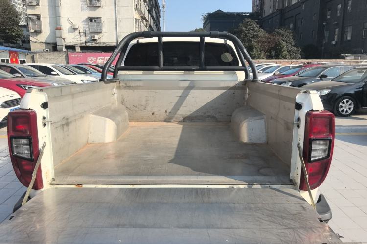 Used JMC Yuhu 3 2018 2.5T Diesel 4x4 Luxury Edition Long Wheelbase
