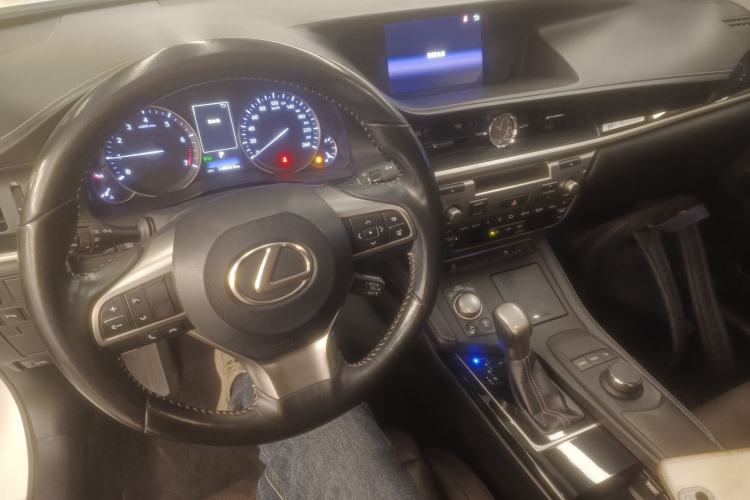 Used Lexus ES 2017 200 30th Anniversary Edition
