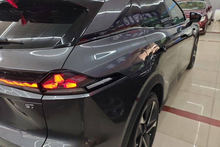 Used  S07 2023 200Max Range-Extended Version
