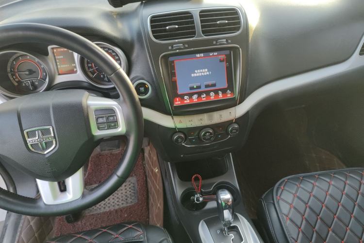 Used Dodge Journey 2013 2.4L Two-Wheel Drive Luxury Version
