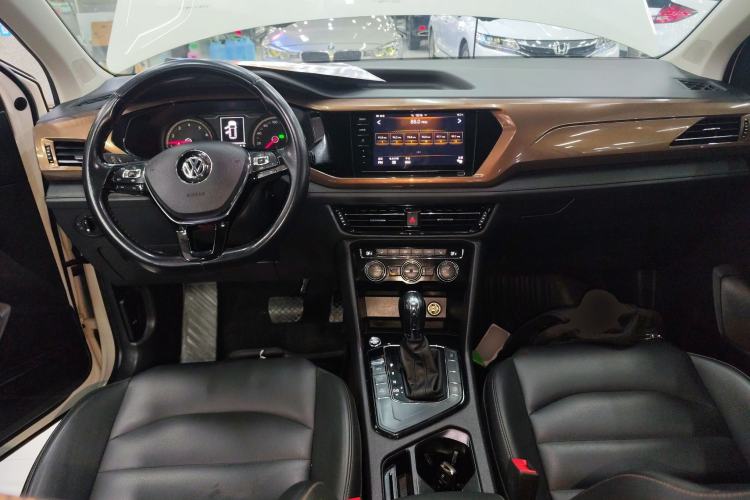 Used Volkswagen Tharu 2019 330TSI Four-Wheel Drive Luxury Edition China VI Standard
