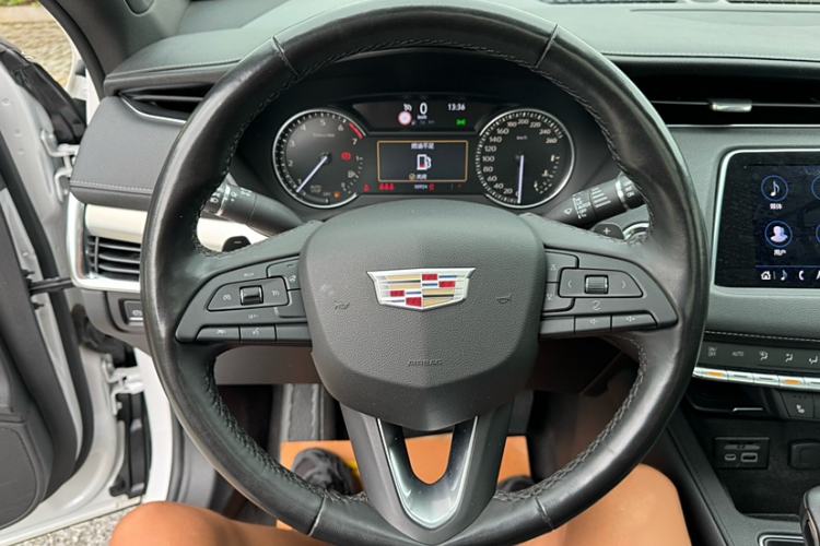 Used Cadillac XT4 2018 28T Two-Wheel Drive Leading Version
