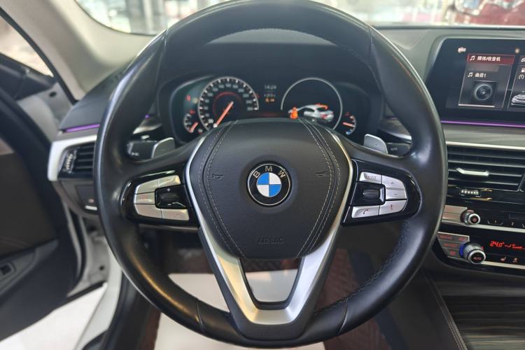 Used BMW 5 Series 2019 Facelifted 530Li Leading Edition Luxury Package
