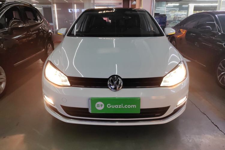 Used Volkswagen Golf 2016 230TSI Automatic Comfort Version
