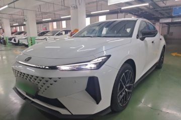 Used Changan UNI-V iDD 2024 Blue Whale Smart Electric iDD 136km ZhiKu Model