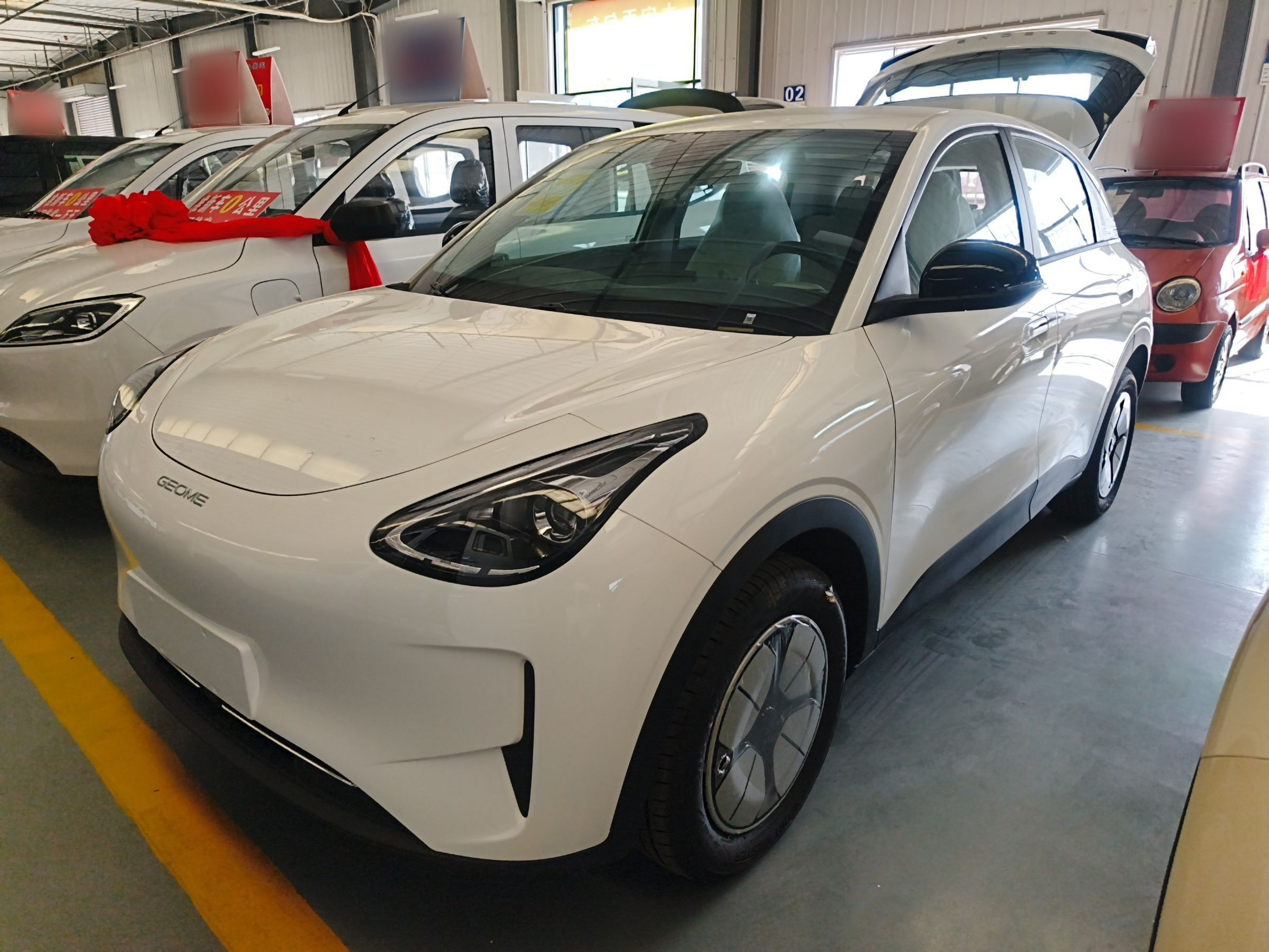 Под передней частью автомобиля