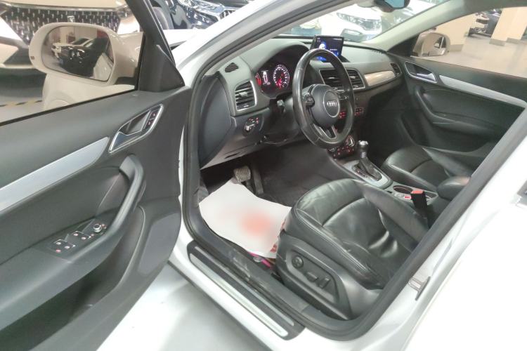 Used Audi Q3 2015 35 TFSI Comfort Model
