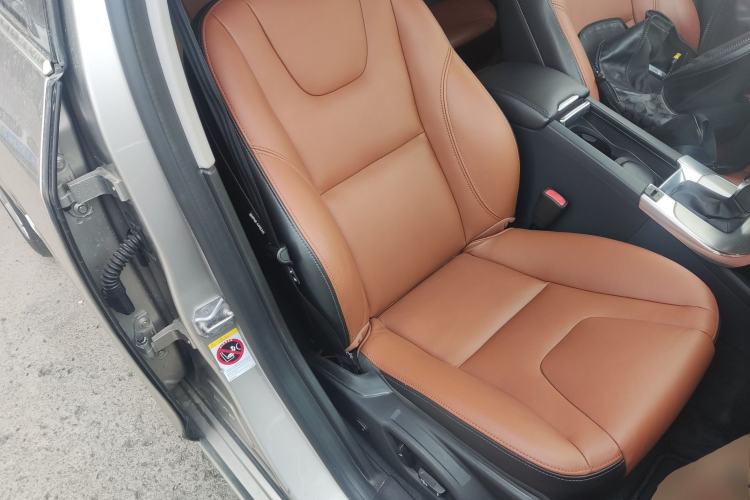 Used Volvo S60 2016 S60L T4 Zhiyuan Edition
