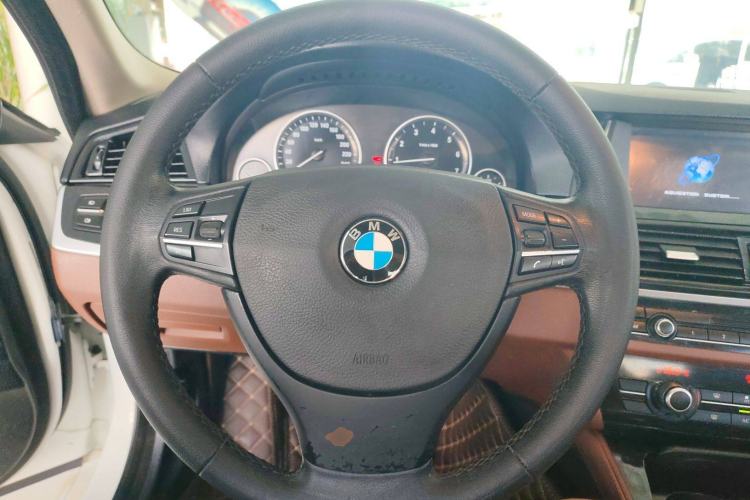 Used BMW 5 Series 2014 520Li Elegant Model
