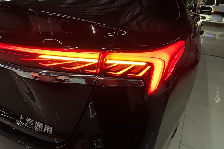 Used Buick LaCrosse 2025 28T Platinum Edition
