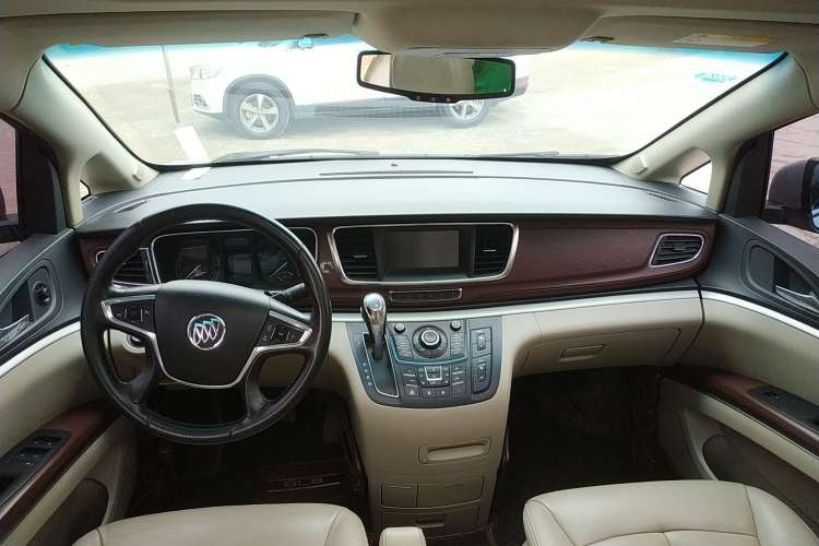 Used Buick GL8 2014 3.0L GT Luxury Business Haoya Edition
