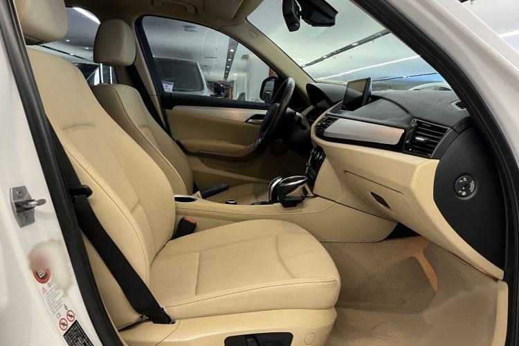 Used BMW X1 2014 sDrive18i Leading Model
