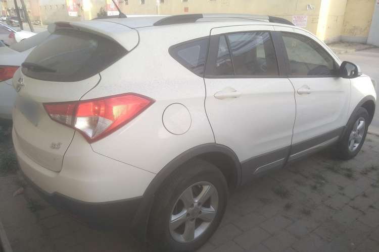 Used Haima S5 2015 1.6L Manual Luxury Model with Sunroof
