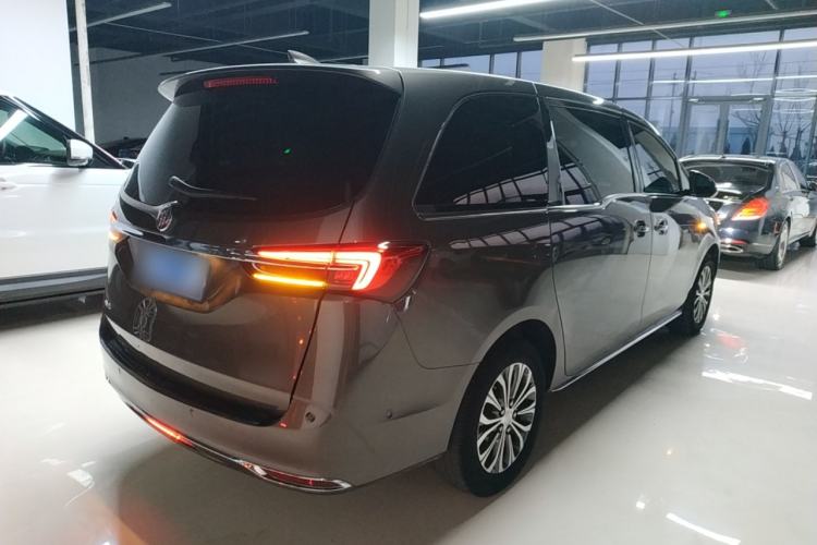 Used Buick GL8 2023 Land Executive Class Deluxe Model