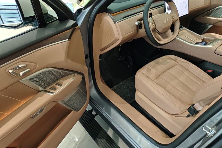 Used ONVO Luxeed L90 2025 Model—Ultra Six-Seater Version
