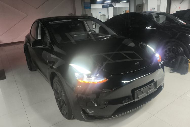 Used Tesla Model Y 2023 Rear-Wheel-Drive Version
