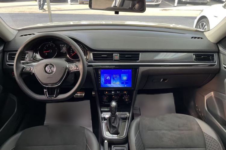 Used Volkswagen C-TREK 2017 1.6L Automatic Luxury Model