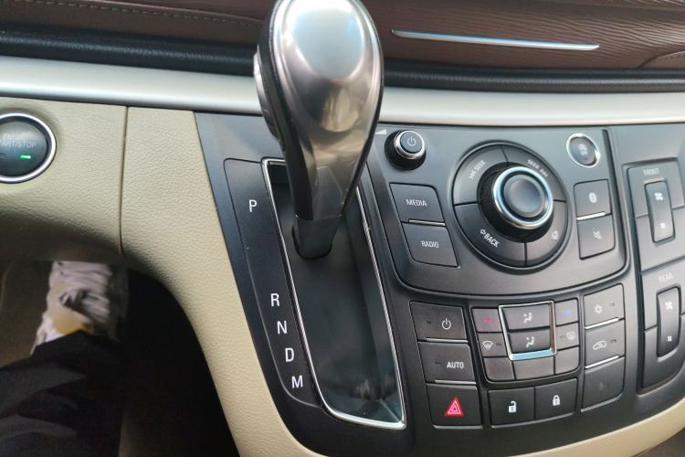 Used Buick GL8 2018 28T Luxury Model China VI Standard
