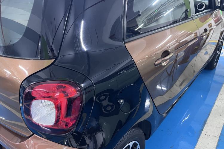 Used  forfour 2016 1.0L 52 kW Passion Edition
