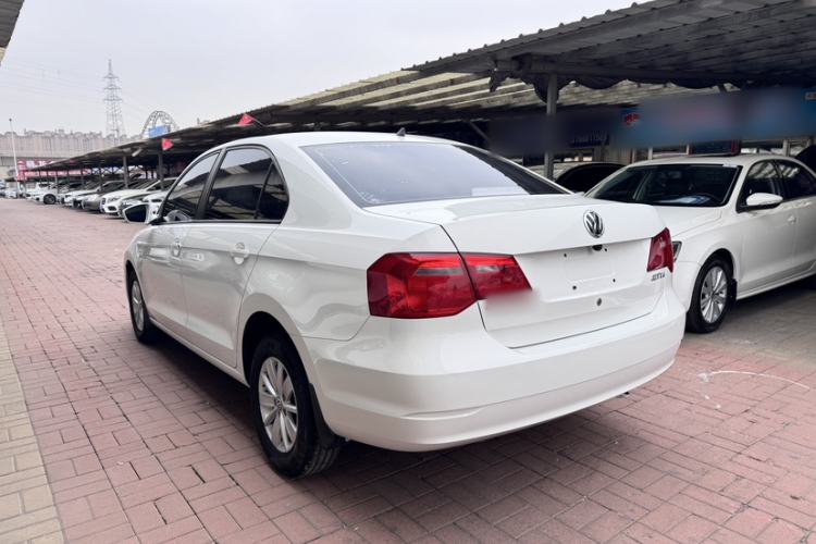 Used Volkswagen Jetta 2015 Value Edition 1.6L Manual Fashionable Style
