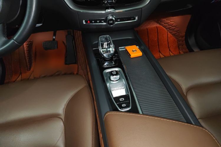 Used Volvo XC60 2024 B5 4x4 Smart Luxury Edition
