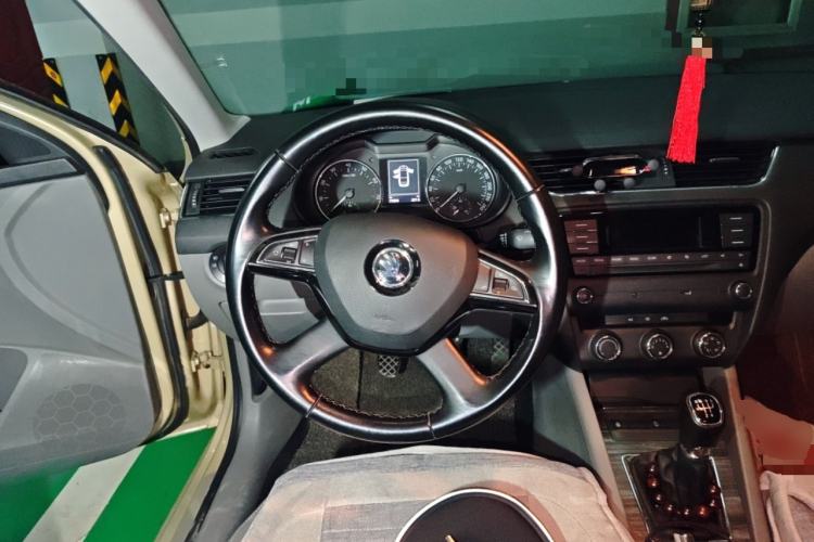 Used Skoda Octavia 2015 1.4TSI Manual Yijun Edition