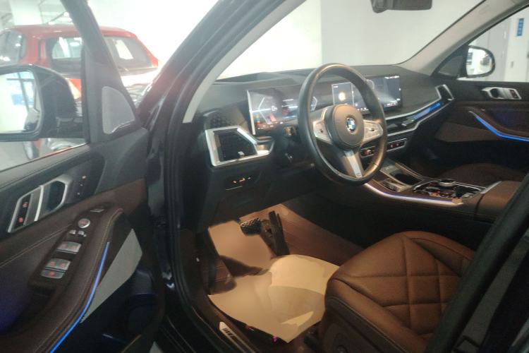 Used BMW X5 2023 xDrive 30Li Luxury M Sport Night Edition Package
