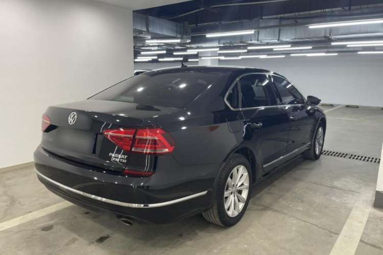Used Volkswagen Passat 2017 330TSI DSG Luxury Edition
