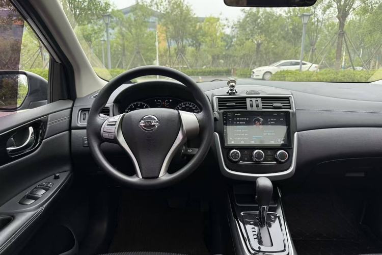 Used Nissan Tiida 2016 1.6L CVT Cool Dynamic Edition
