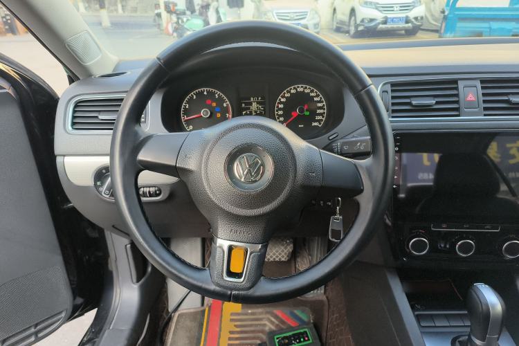 Used Volkswagen Sagitar 2014 1.6L Automatic Comfort Model
