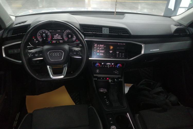 Used Audi Q3 2022 35 TFSI Fashion Dynamic Model
