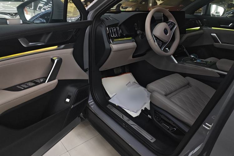 Used BYD Tang New Energy 2025 DM-i 115KM Cloud Ride Flagship Model
