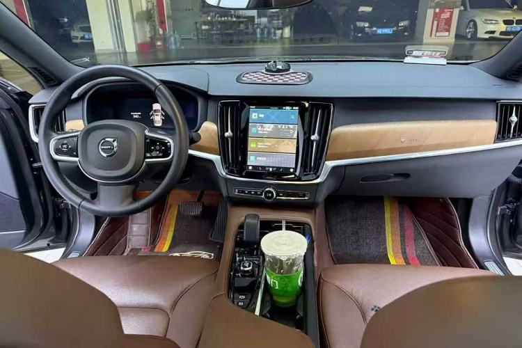 Used Volvo S90 2024 B5 Zhiyi Luxury Edition
