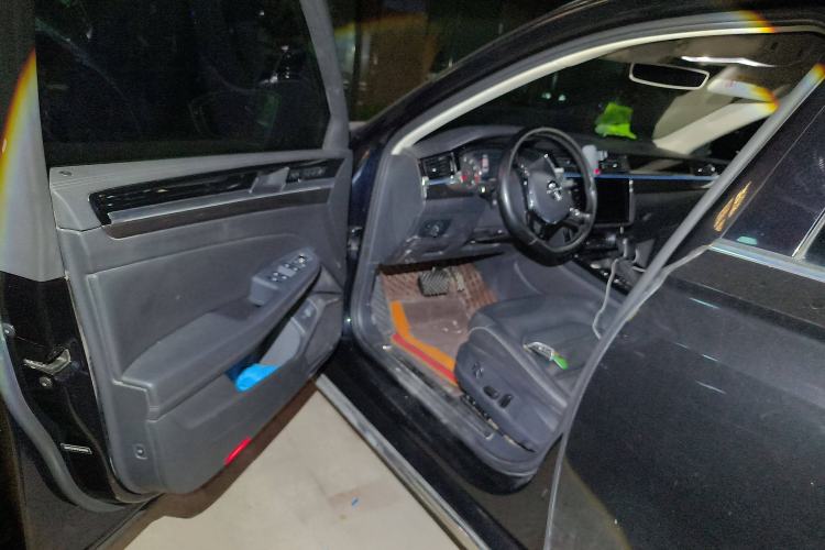 Used Volkswagen Phideon 2019 380TSI Two-Wheel Drive Business Edition China VI Standard
