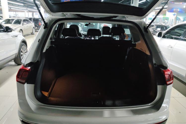 Used Volkswagen Tiguan L 2021 330TSI Automatic Two-Wheel Drive Smart Edition
