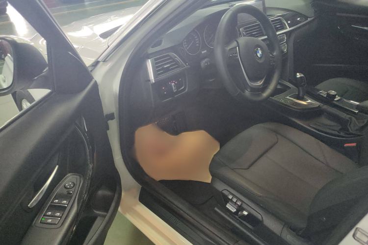 Used BMW 3 Series 2016 320Li Ambition Model
