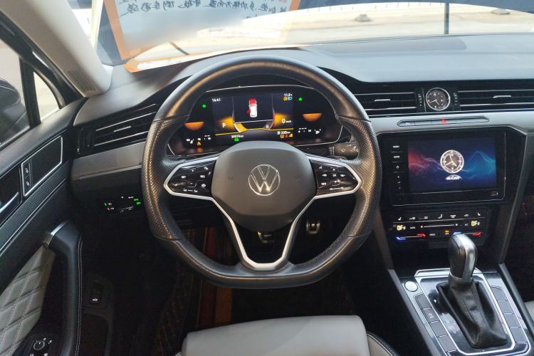 Used Volkswagen Magotan 2023 2 Million Units Limited Edition 330TSI DSG Leading Version