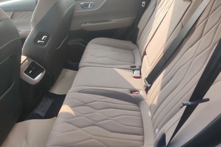 Used Chery Tiggo 8 PLUS C-DM 2025 1.5T 116 km Prestige Version 5 Seats
