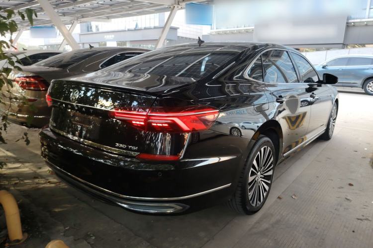 Used Volkswagen Passat 2019 330TSI Luxury Edition China VI Standard
