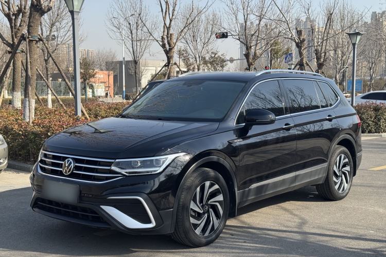 Used Volkswagen Tiguan L 2022 330TSI Automatic Two-Wheel Drive Smart Edition
