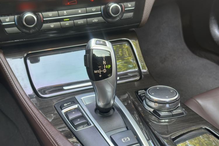 Used BMW 5 Series 2014 525Li Luxury Design Package
