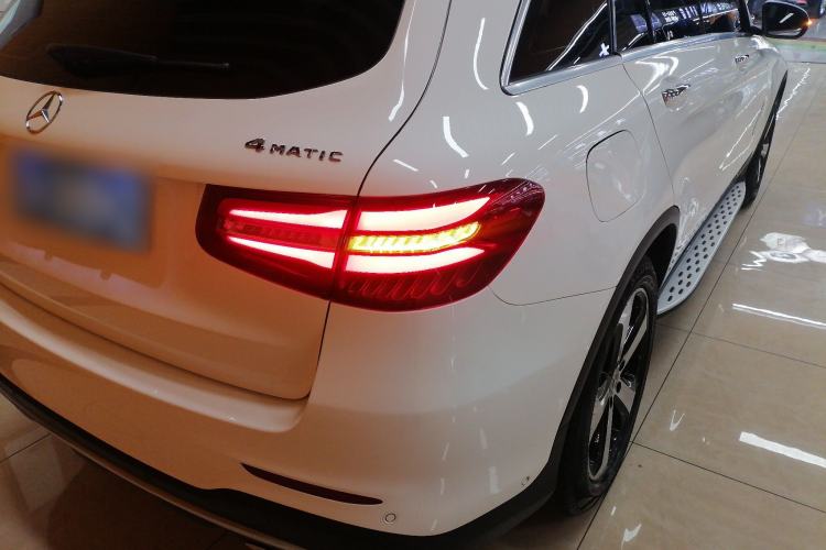 Used Mercedes-Benz GLC 2018 Facelift GLC 260 4MATIC Luxury Edition
